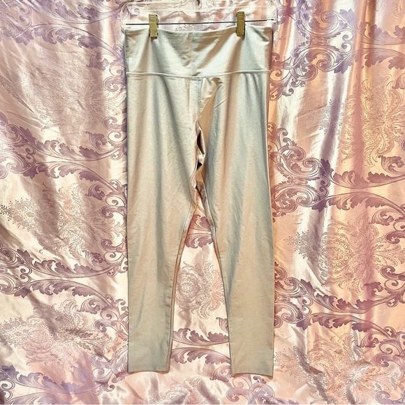Periwinkle Metallic Shimmer Active Pants - Picture 3 of 5